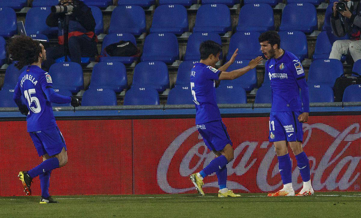 米兰体育中国官网-关于柏林赫塔客场遭遇惨败，失去取胜机会的信息