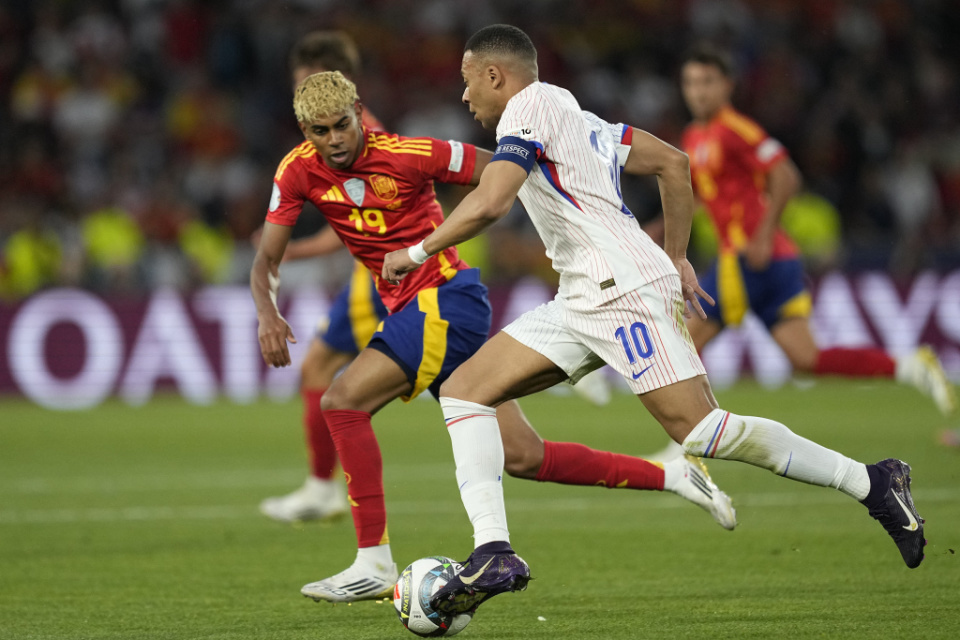 米兰体育网站入口-关于足坛强强对话,球迷热切期待的信息