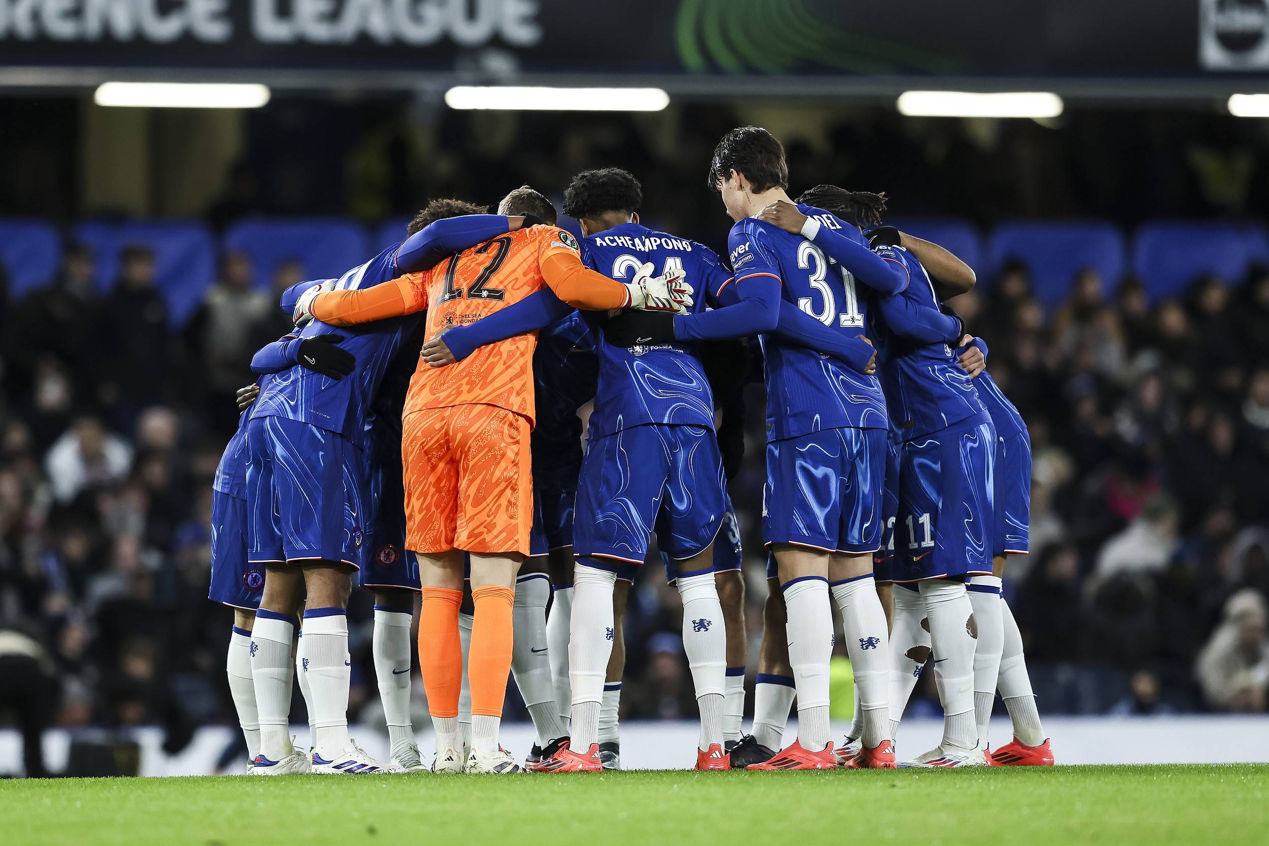 米兰体育官方-包含塞维利亚在主场力取三分，继续朝着欧冠之路迈进的词条