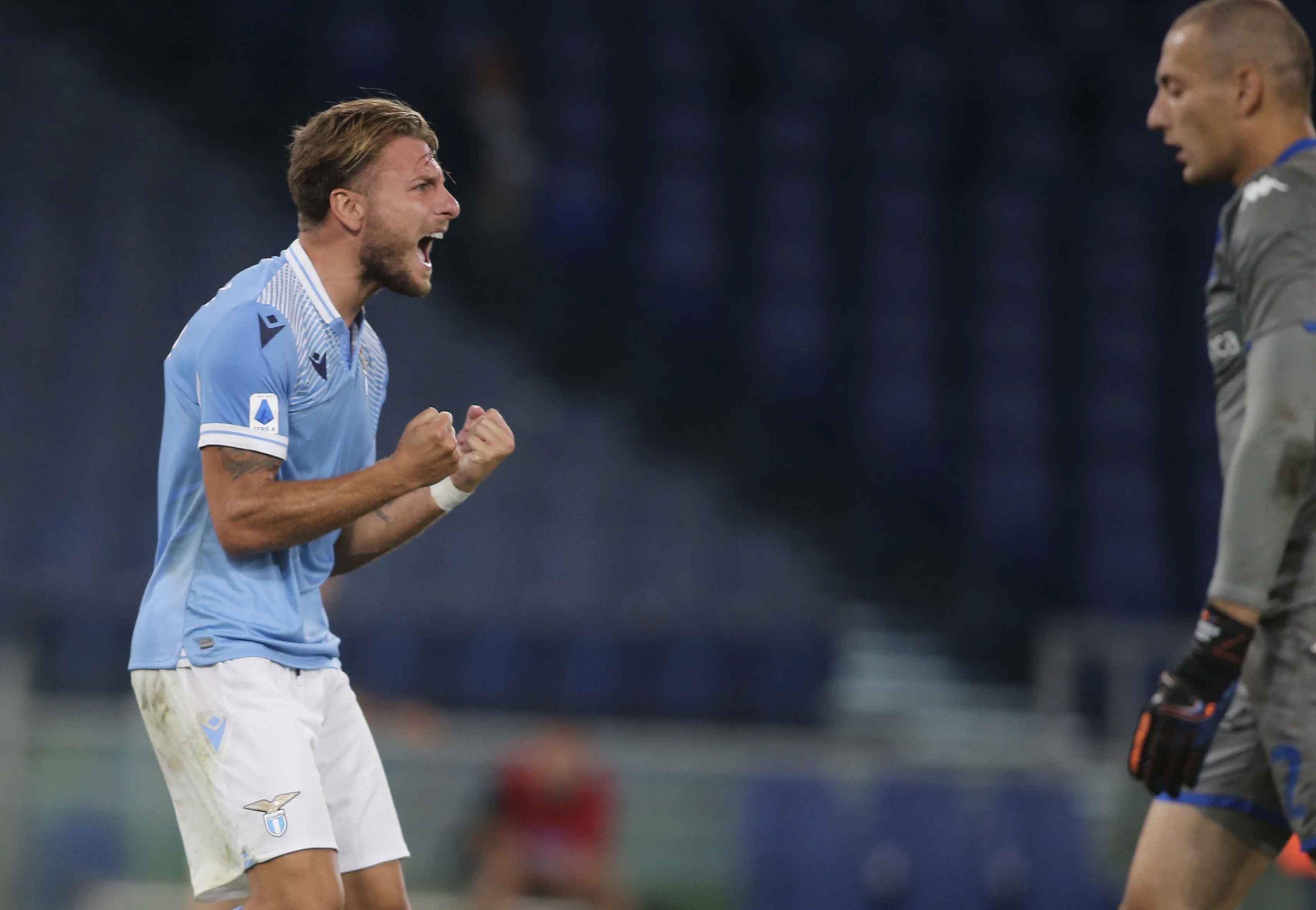 米兰体育官方入口-紧张比赛中球员们拼尽全力,呈现出令人瞩目的表现的简单介绍