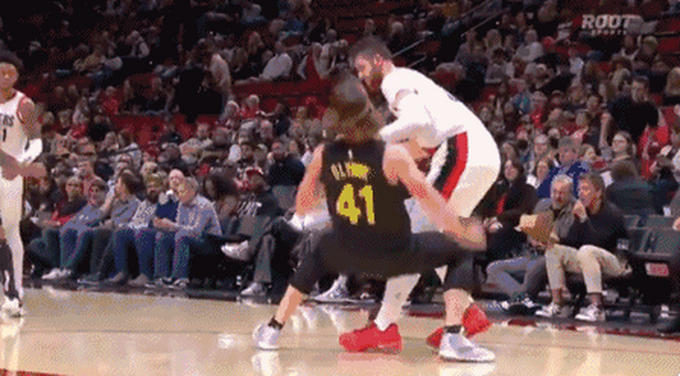 米兰体育vip注册-包含爵士取得胜利,战胜尼克继续势头的词条