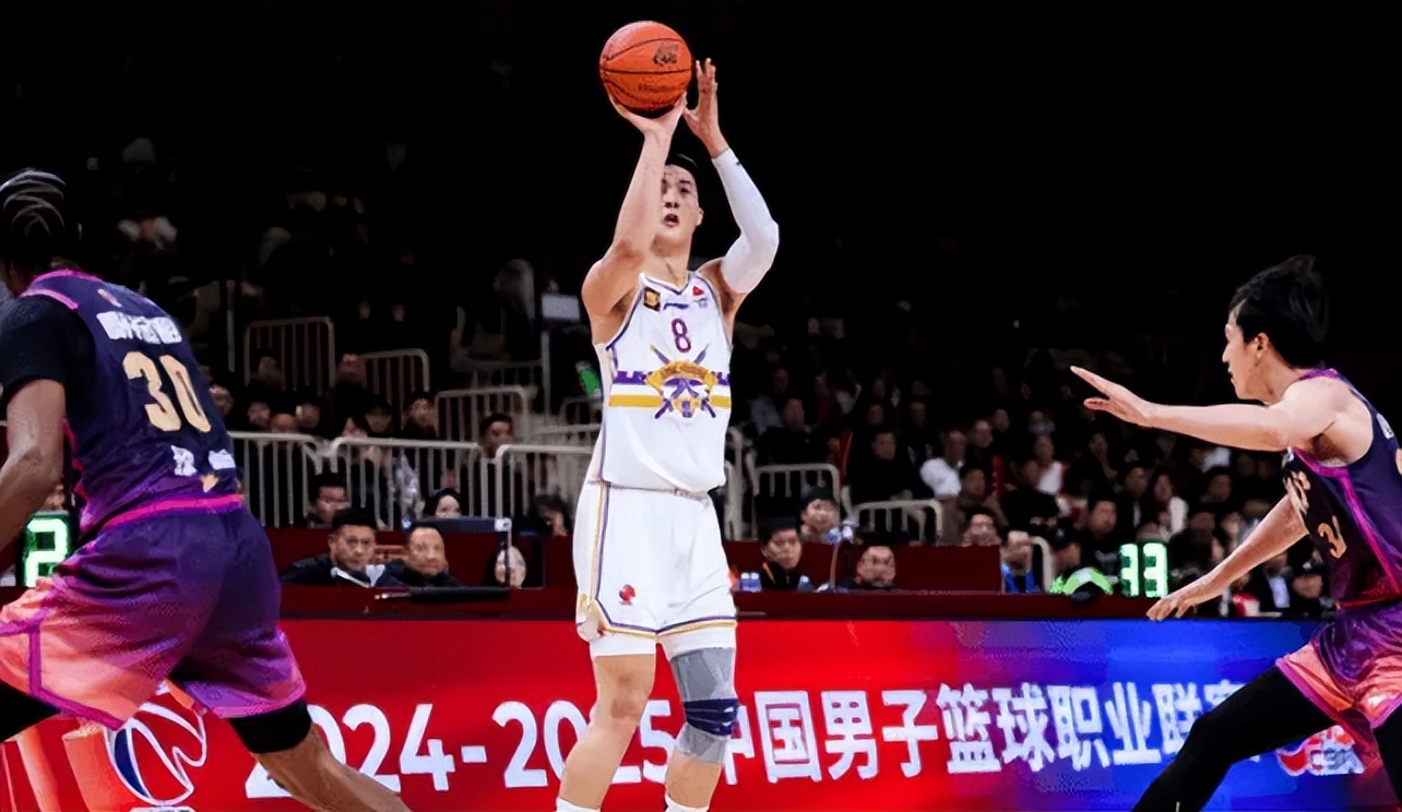 米兰体育官网app-浙江男篮挑战强敌，全力争取晋级