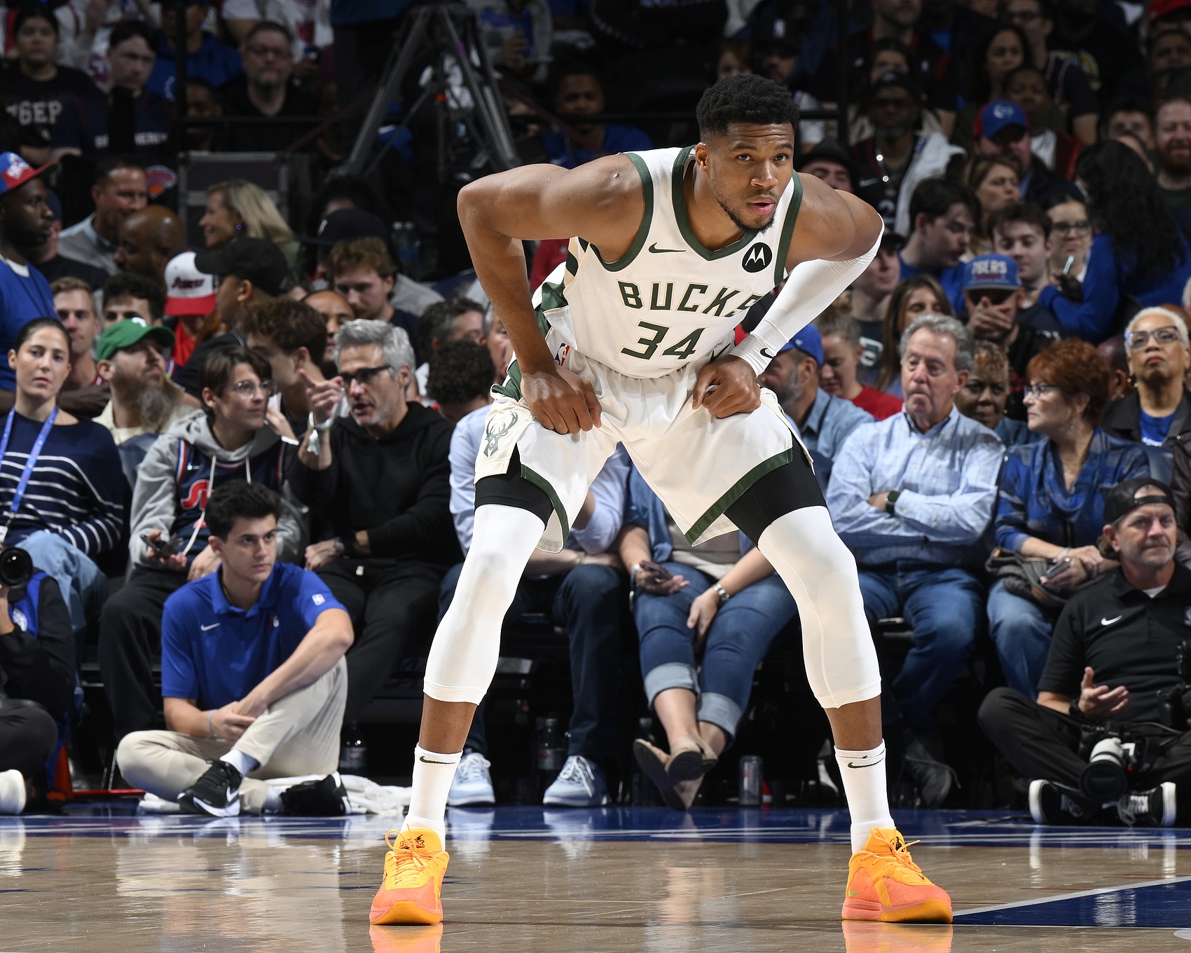 米兰体育亚洲官网-包含雄鹿击败篮网继续扩大领先的词条