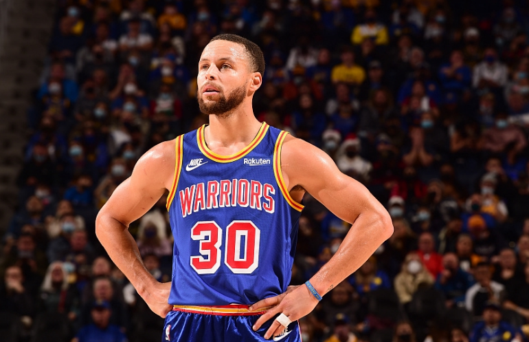 米兰体育馆-里尔客场迎战亚眠，争夺三分的简单介绍